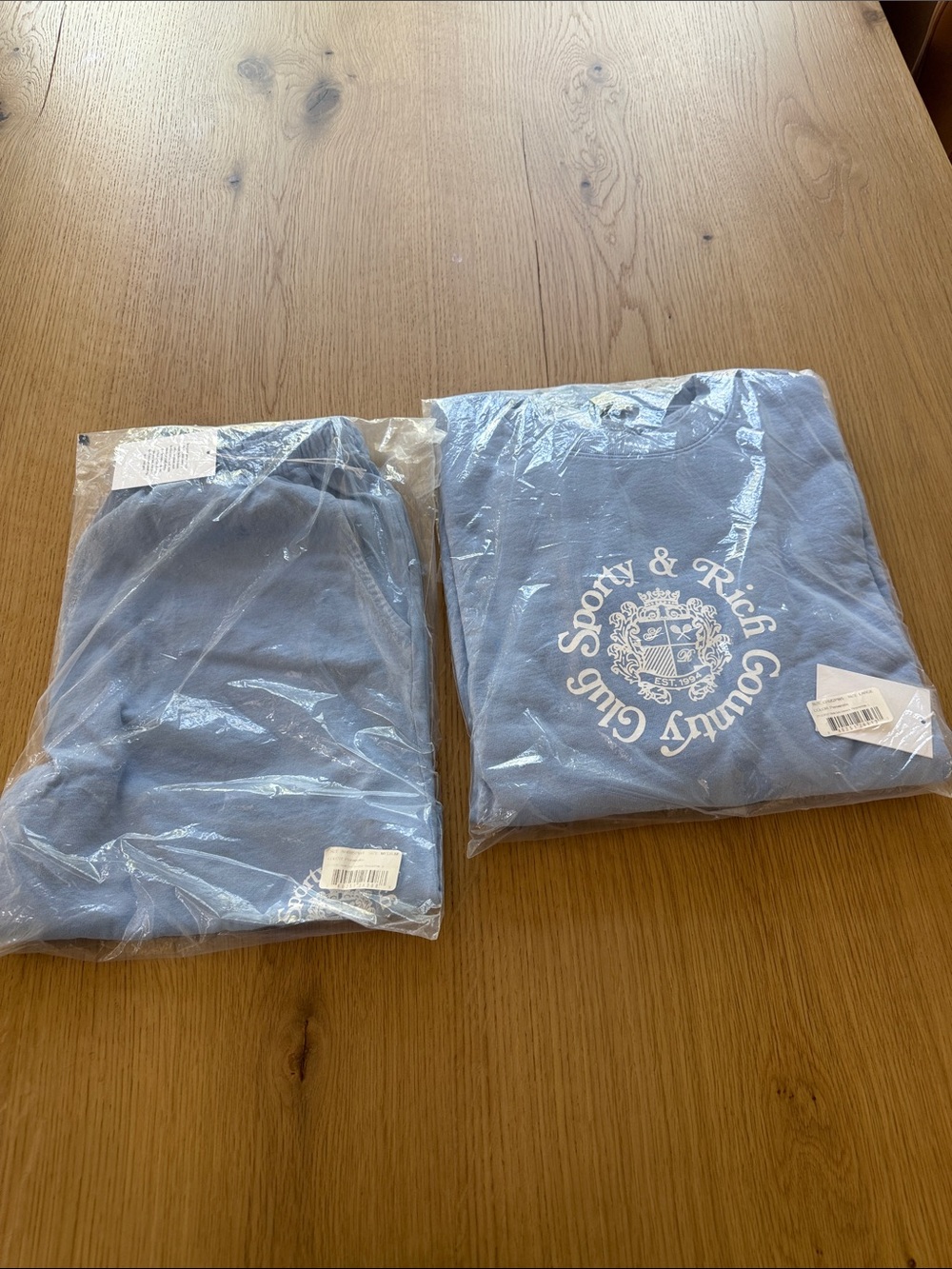 SPORTY AND RICH CREWNECK SWEATER AND SHORTS SET (TOP SIZE: L/ BOTTOMS SIZE: M)